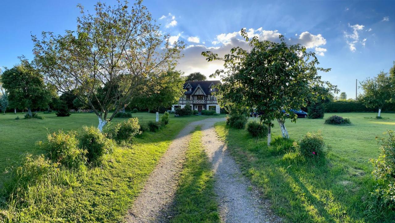 Manoir Melphil Bed & Breakfast Saint-Étienne-la-Thillaye Eksteriør bilde